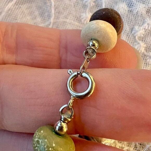 Lightweight Distressed Bead Necklace Autumn Colors Vintage - Picture 5 of 6